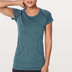 Lululemon Swiftly Tech Short Sleeve Crew Size 6
